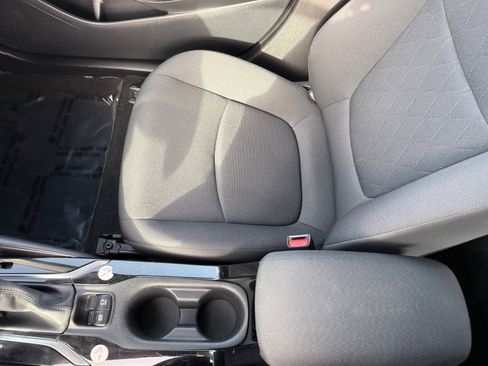 Used 2022 Toyota Corolla LE image 14