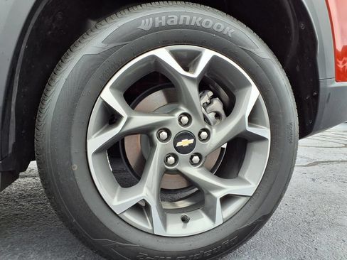 Used 2024 Chevrolet Trax LT w/ Driver Confidence Package FWD image 31