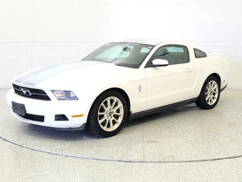 Used 2010 Ford Mustang Premium RWD image 3