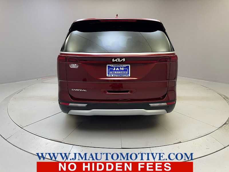 Used 2024 Kia Carnival LX FWD image 4