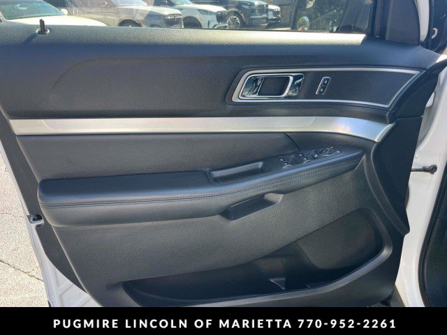 Used 2017 Ford Explorer XLT w/ Equipment Group 202A FWD image 12