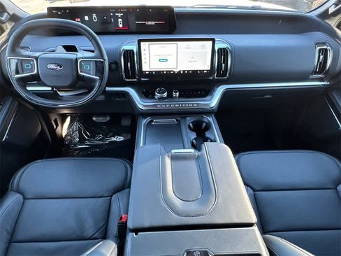 New 2025 Ford Expedition Platinum w/ Stealth Appearance Package image 21