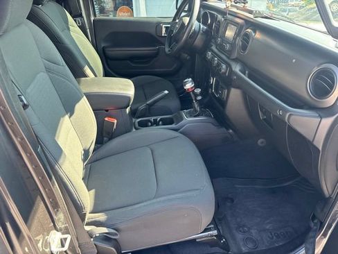 Used 2021 Jeep Gladiator Sport AWD/4WD image 9
