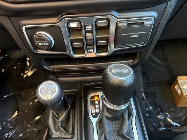 Used 2021 Jeep Wrangler Unlimited Sport AWD/4WD image 18