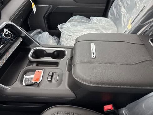 New 2026 GMC Sierra 2500 Denali w/ Denali Reserve Package image 23