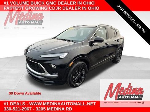 Used 2024 Buick Encore GX Sport Touring FWD image 1