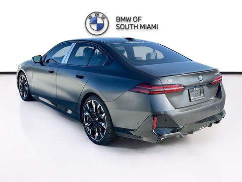 New 2026 BMW i5 eDrive40 image 4