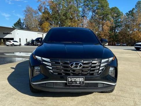 Used 2023 Hyundai Tucson SE image 3