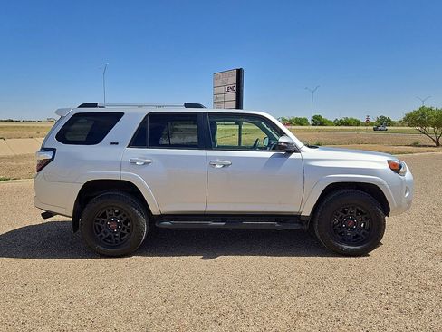 Used 2021 Toyota 4Runner SR5 Premium w/ Moonroof Package AWD/4WD image 6