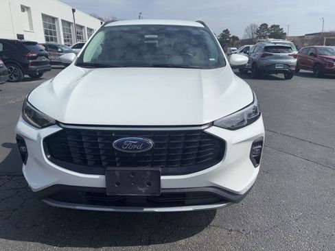 Used 2024 Ford Escape Platinum image 2