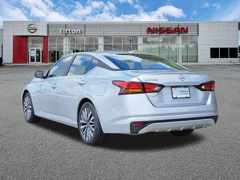 Used 2025 Nissan Altima 2.5 SV FWD image 6
