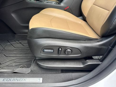 Used 2023 Chevrolet Equinox Premier FWD image 23