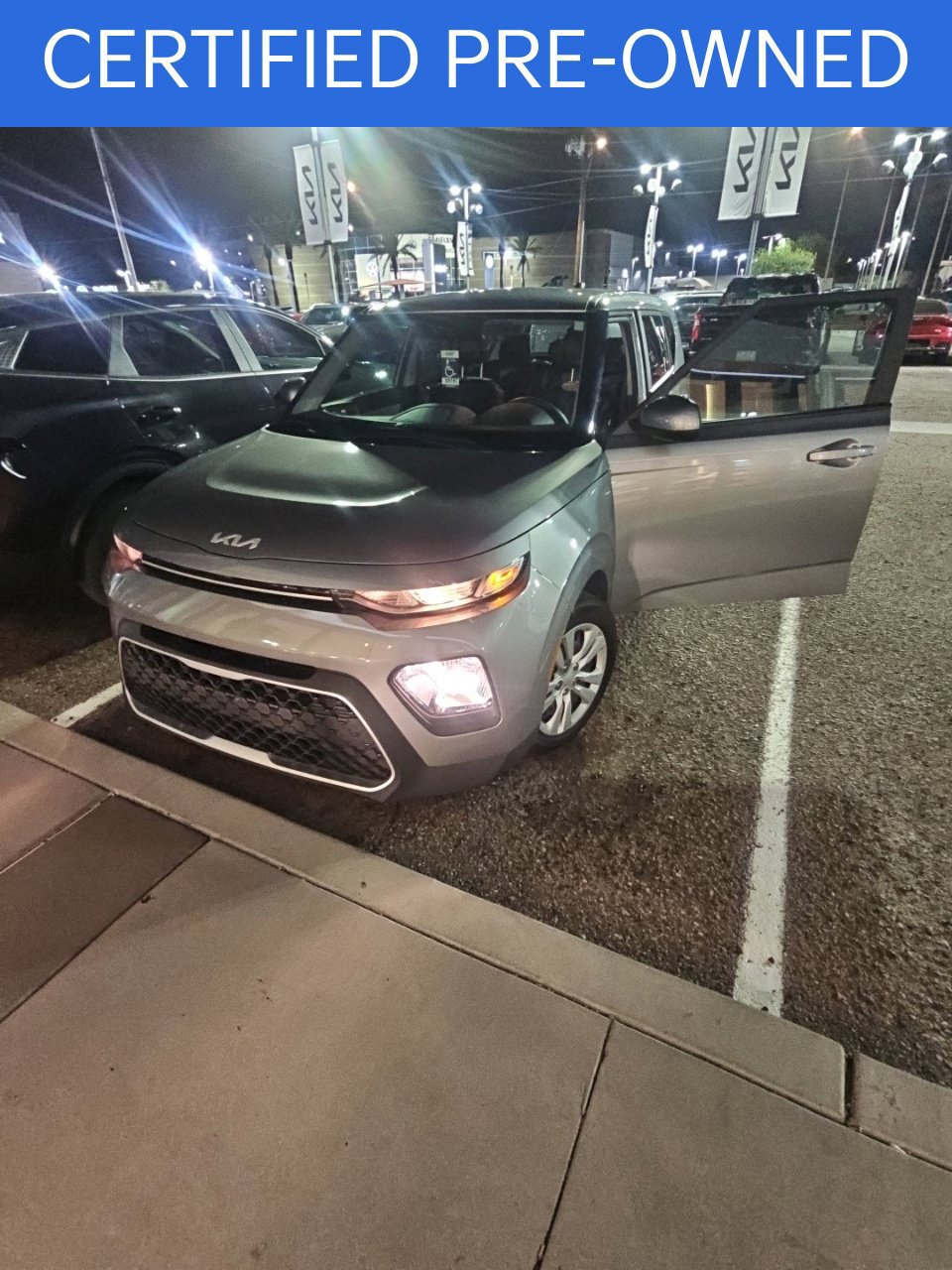 Certified 2022 Kia Soul LX FWD image 2