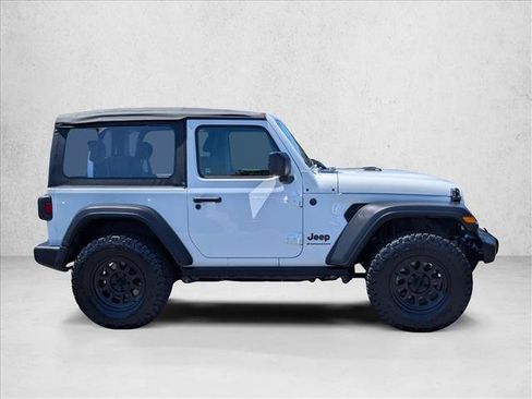 Used 2025 Jeep Wrangler Sport AWD/4WD image 4