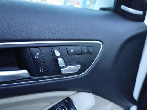 Used 2019 Mercedes-Benz GLA 250 image 3