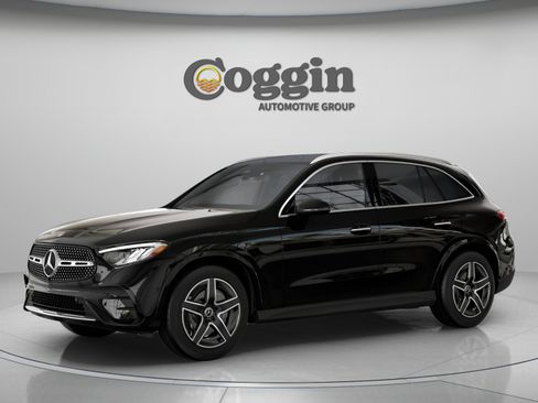 Used 2026 Mercedes-Benz GLC 300 image 2