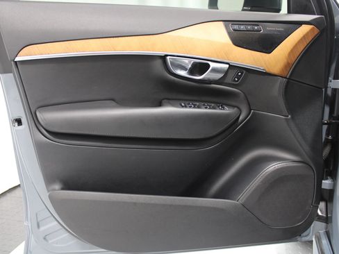 Used 2023 Volvo XC90 B6 Plus w/ Protection Package Premier AWD/4WD image 11