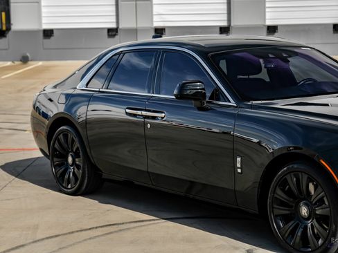 Used 2022 Rolls-Royce Ghost image 21