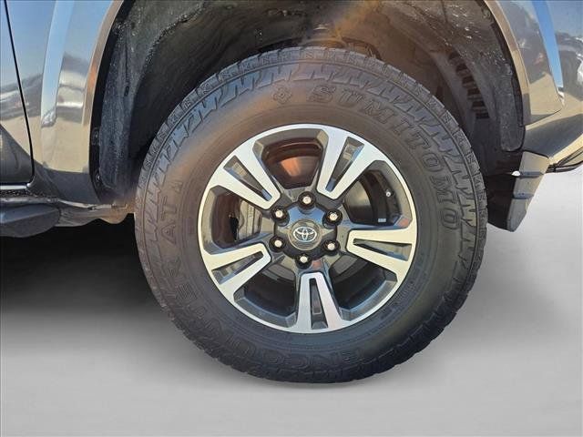 Used 2019 Toyota Tacoma TRD Sport w/ Technology Package AWD/4WD image 17