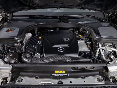 Used 2019 Mercedes-Benz GLC 300 4MATIC w/ Premium Package image 39