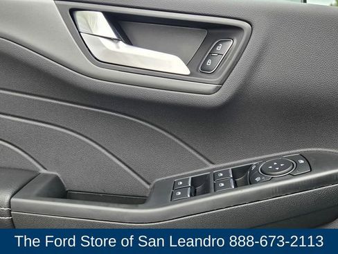 New 2025 Ford Escape SE image 21