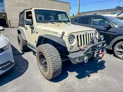 Used 2017 Jeep Wrangler Rubicon w/ Cold Weather Group AWD/4WD image 2