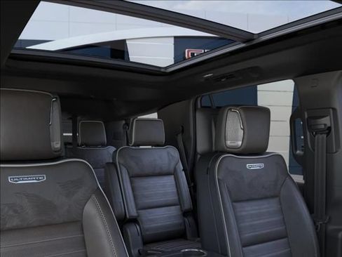 New 2026 GMC Yukon Denali Ultimate w/ LPO, Floor Liner Package AWD/4WD image 29