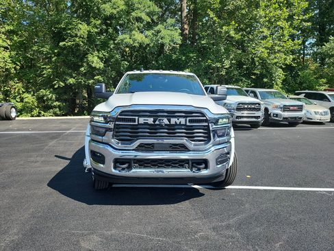 New 2026 RAM 5500 4x4 Crew Cab image 17