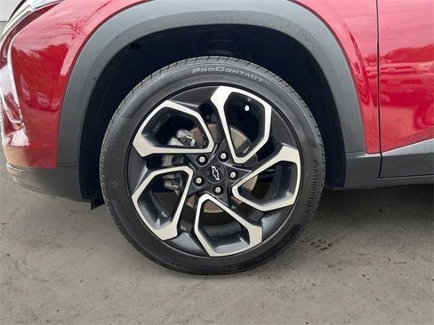 Used 2025 Chevrolet Trax RS w/ Driver Confidence Package image 15