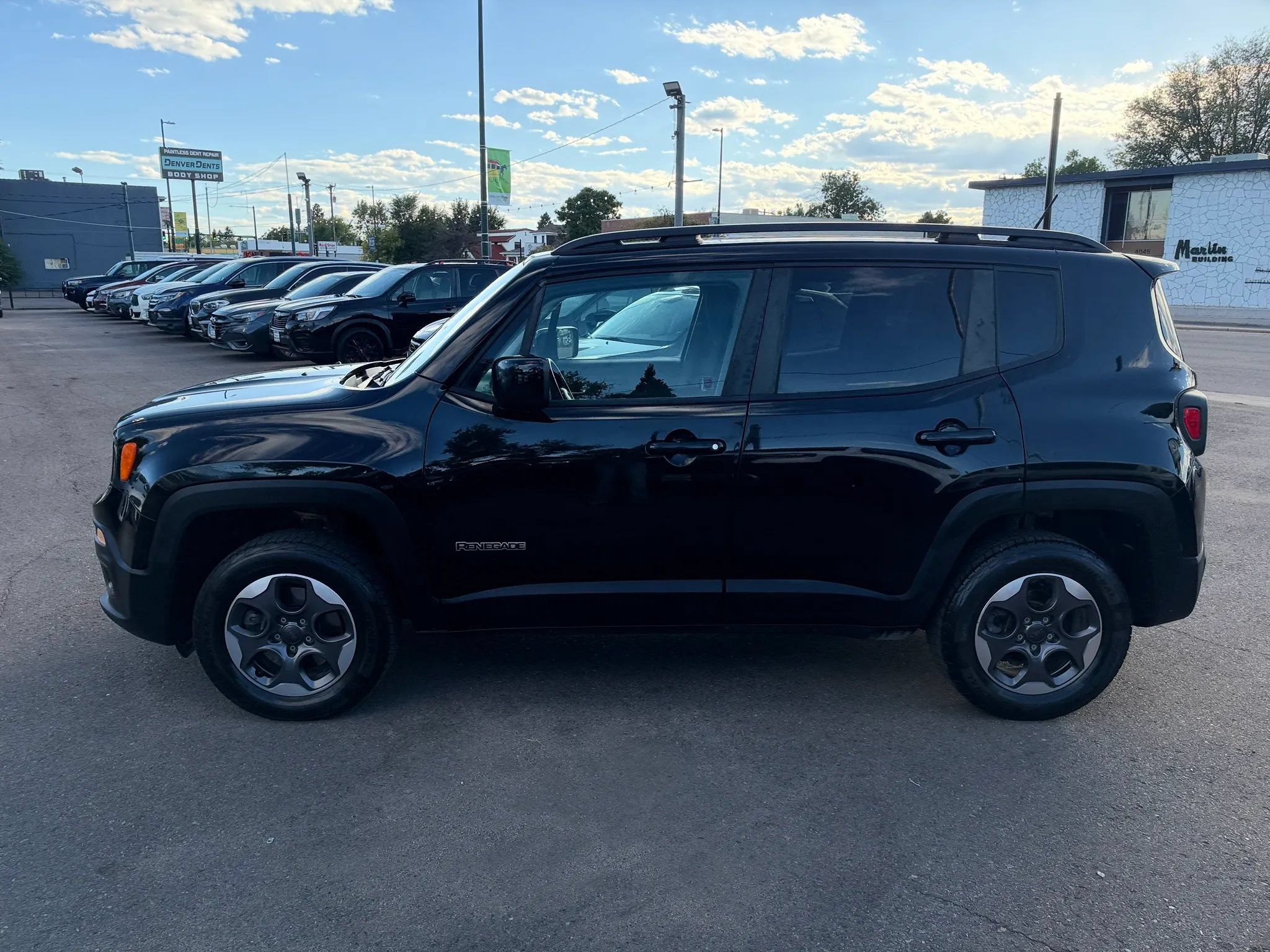 Used 2015 Jeep Renegade Latitude w/ Cold Weather Group II AWD/4WD image 6