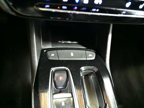 Used 2022 Chevrolet Bolt EUV LT w/ Comfort Package image 27