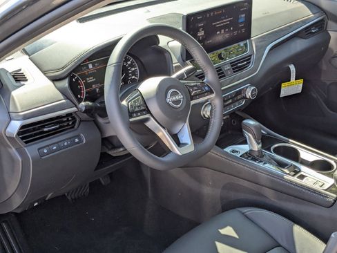 New 2025 Nissan Altima 2.5 SL image 3
