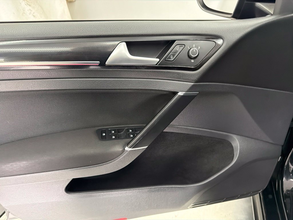 Used 2017 Volkswagen GTI Sport FWD image 15