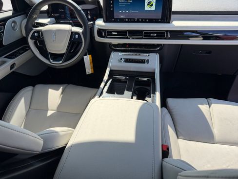 New 2026 Lincoln Aviator Reserve AWD/4WD image 10