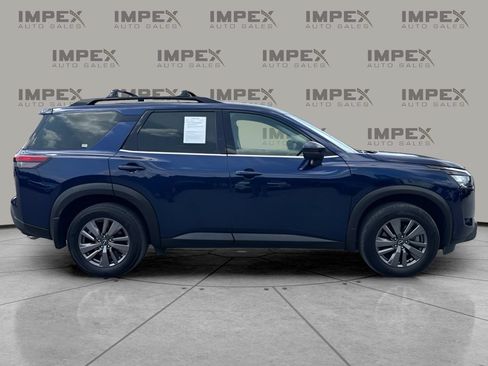 Used 2025 Nissan Pathfinder SV FWD image 6