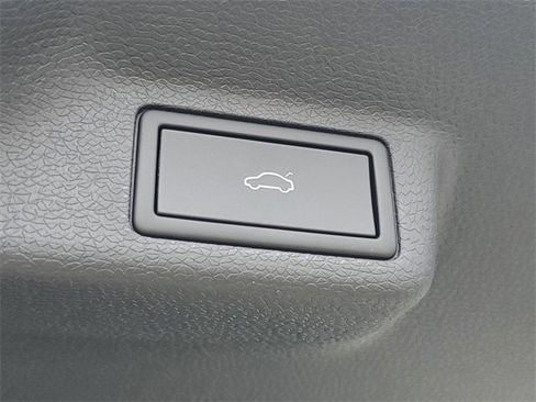 New 2025 Volkswagen ID. Buzz Pro S image 11