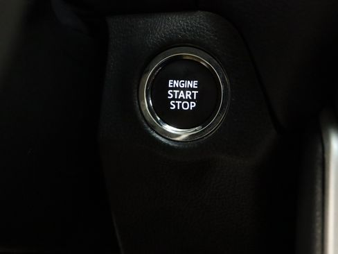 Used 2025 Toyota RAV4 XLE FWD image 18