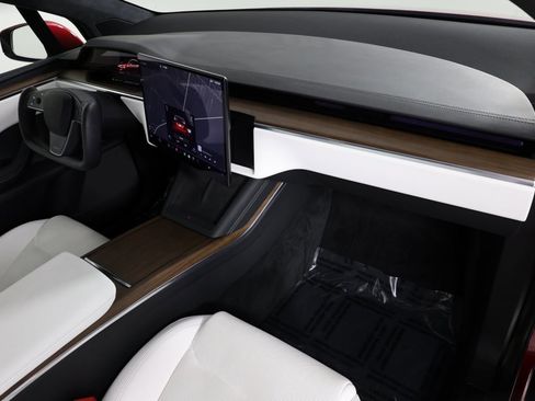 Used 2023 Tesla Model X image 28