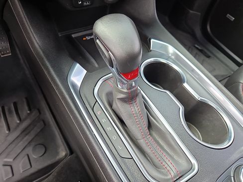 Used 2022 Chevrolet Traverse RS image 16