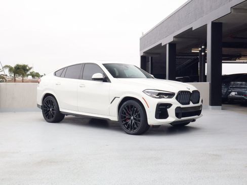 Used 2022 BMW X6 M50i w/ Premium Package AWD/4WD image 7