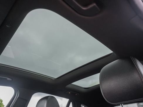 Used 2021 Mercedes-Benz GLC 300 4MATIC image 40