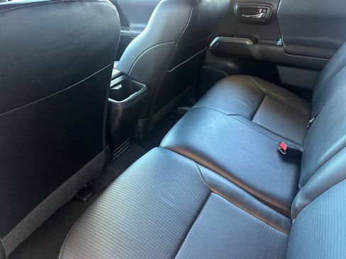 Certified 2019 Toyota Tacoma TRD Sport AWD/4WD image 15