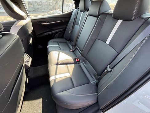 Used 2025 Toyota Camry SE image 27