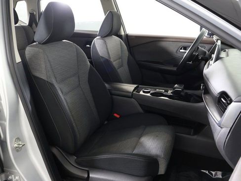 Used 2021 Nissan Rogue SV image 29