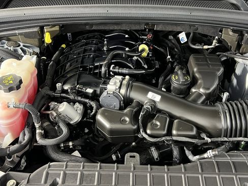 Used 2023 Jeep Grand Cherokee L Limited w/ Luxury Tech Group II image 38