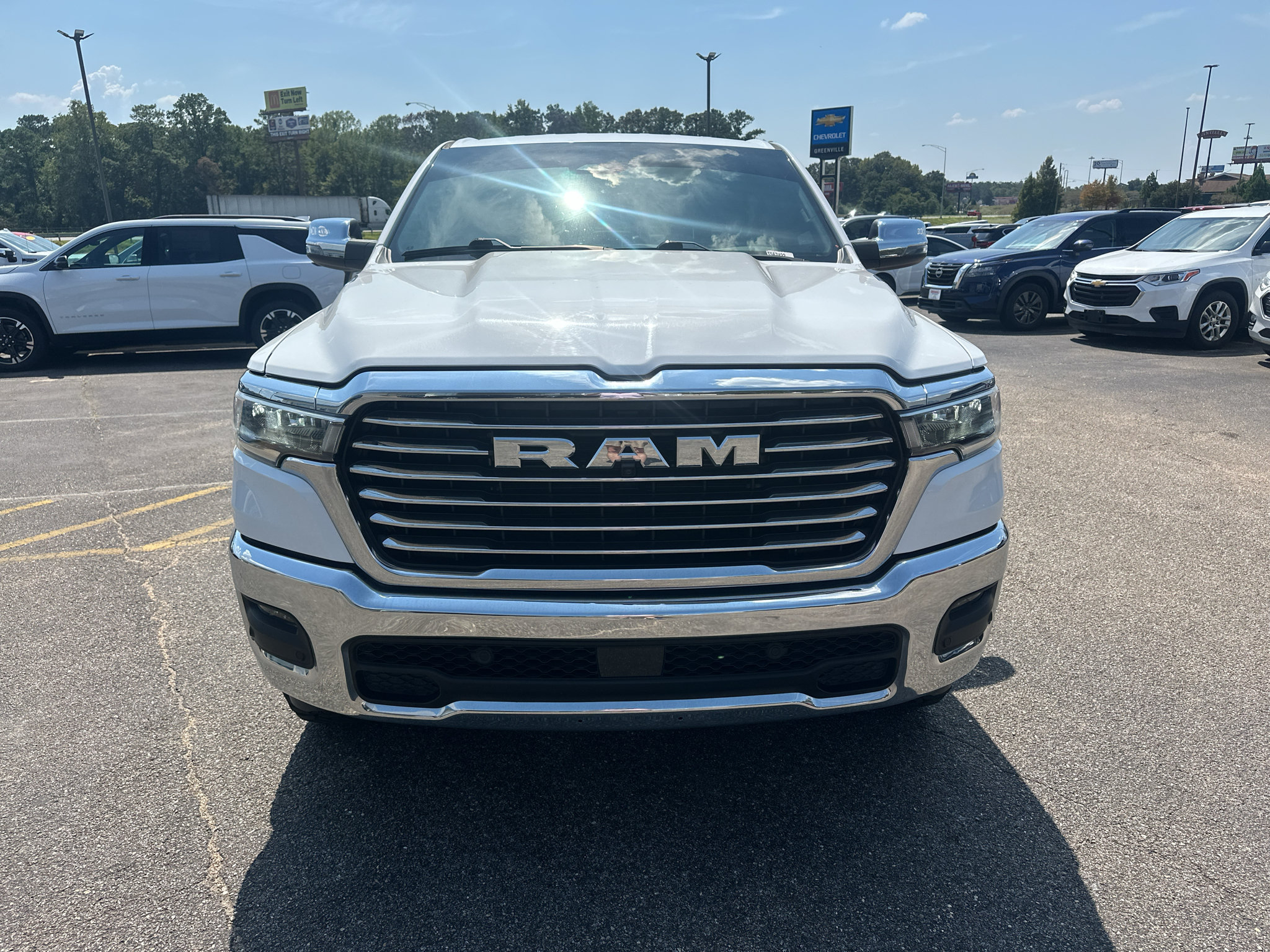 Used 2025 RAM 1500 Laramie AWD/4WD image 2