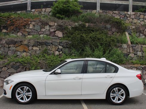 Used 2016 BMW 328i xDrive Sedan AWD/4WD image 6