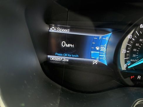 Used 2020 Ford Fusion SE image 9