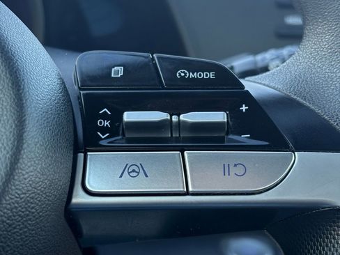 Used 2023 Hyundai Elantra SEL image 13