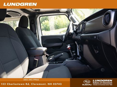 Used 2019 Jeep Wrangler Sport image 19